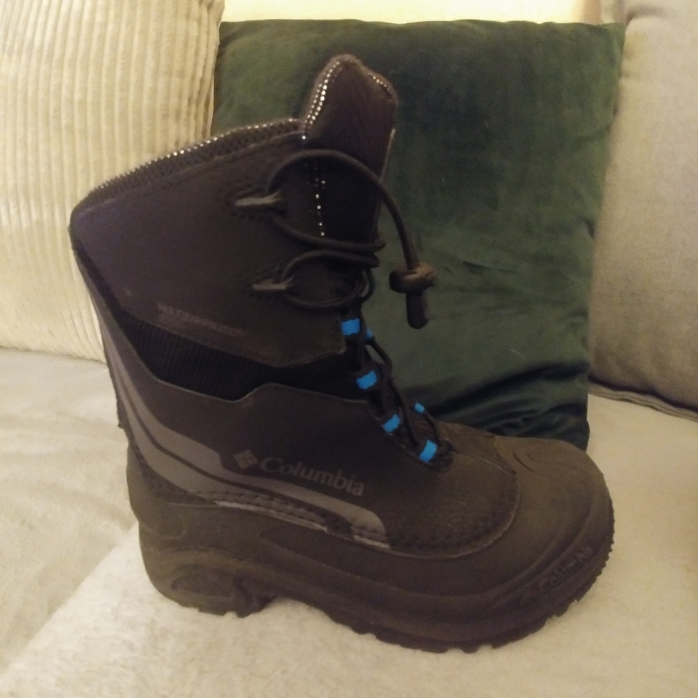 Columbia Boys Size 4 Bugaboot Omni Heat IV